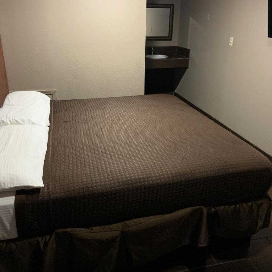 Royal Relax Inn Fairmont City Buitenkant foto