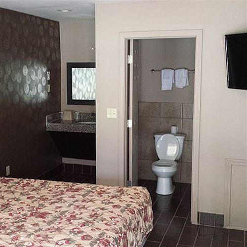 Royal Relax Inn Fairmont City Buitenkant foto
